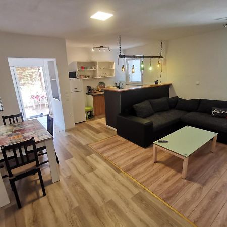 Fa-Ni Apartman Novalja Kültér fotó