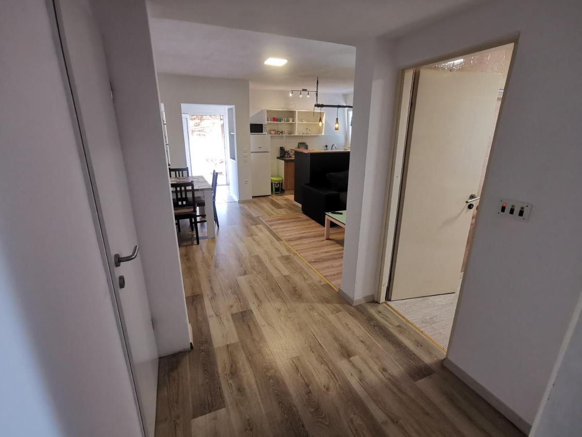 Fa-Ni Apartman Novalja Kültér fotó